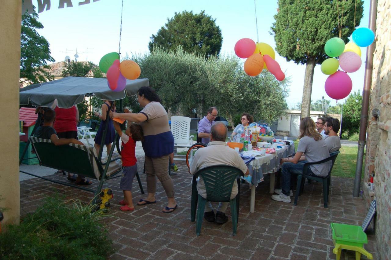 Il Poggio Villa Mombaroccio Eksteriør bilde